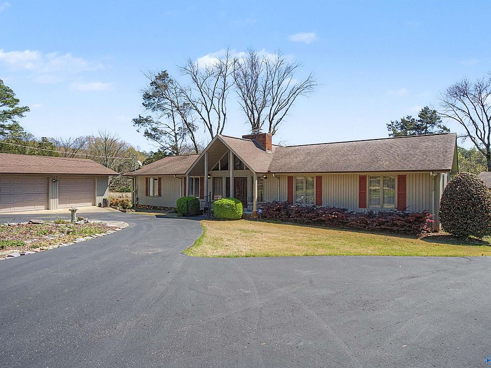 1st image of 170 Cedar Cir