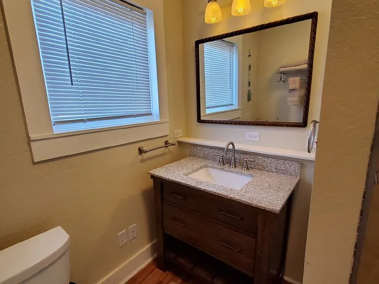 109 S Broadway St — Photo 8