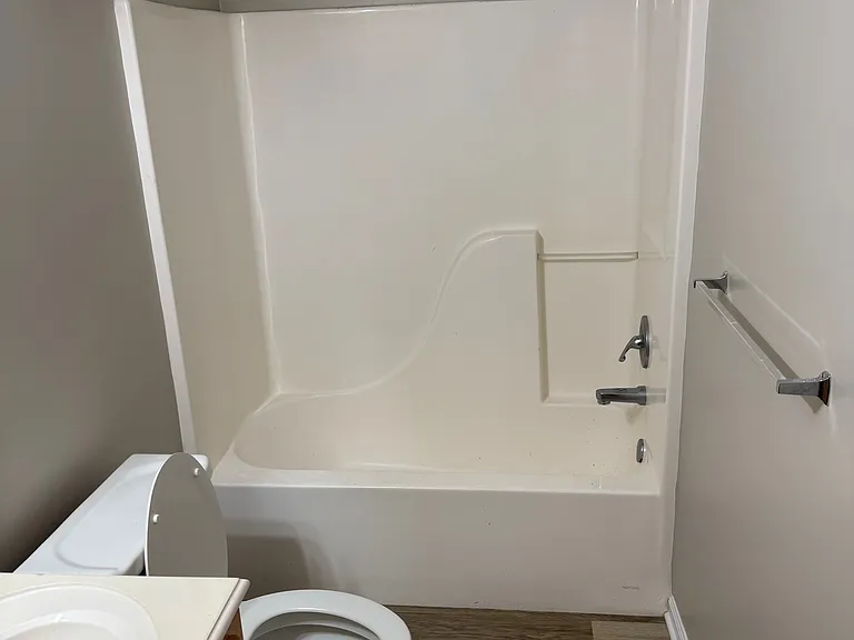 107 E End Ave #3 — Photo 3