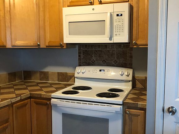 3rd image of 523 Georgetown C Dr