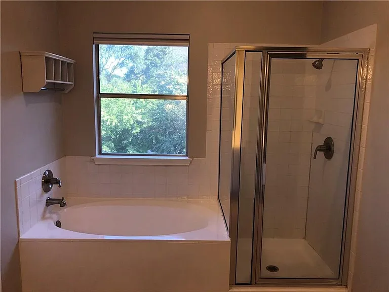 13200 Amasia Dr — Photo 15