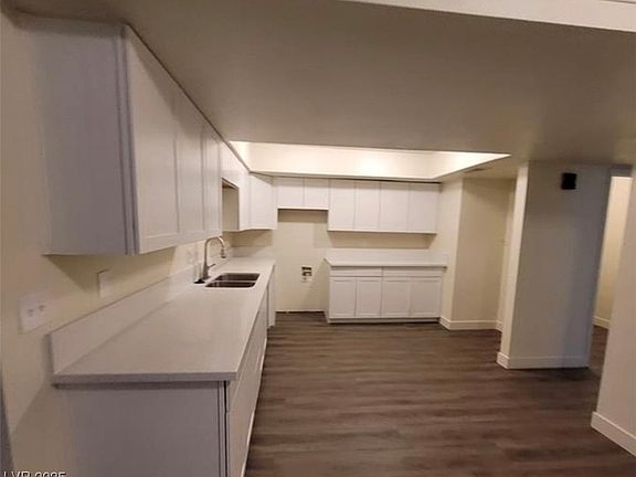 3rd image of 3364 Royce Ct