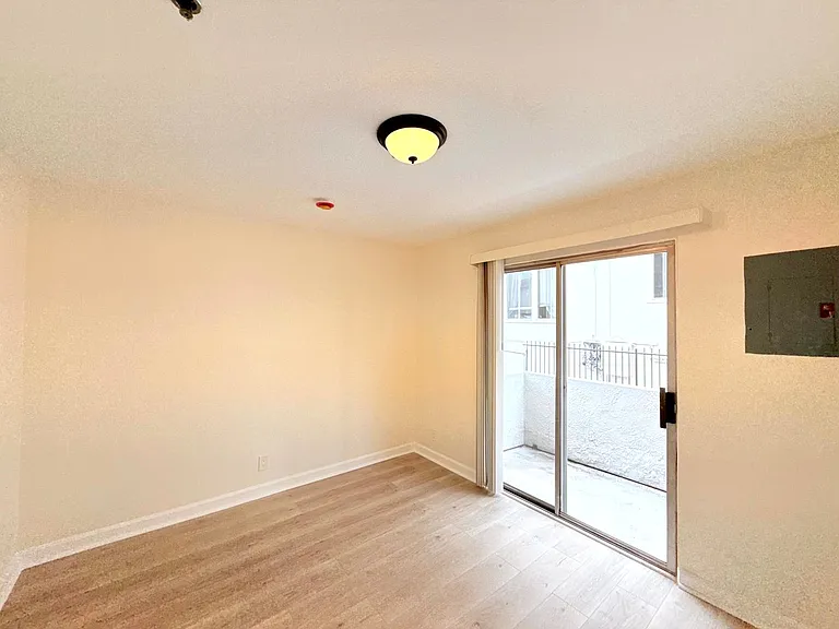 432 N Kingsley Dr. — Photo 10