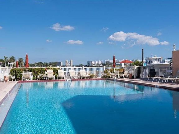 Boca Shores - St Pete Beach