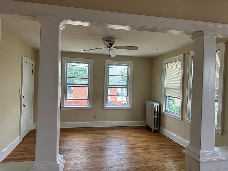 16 Buell St #3