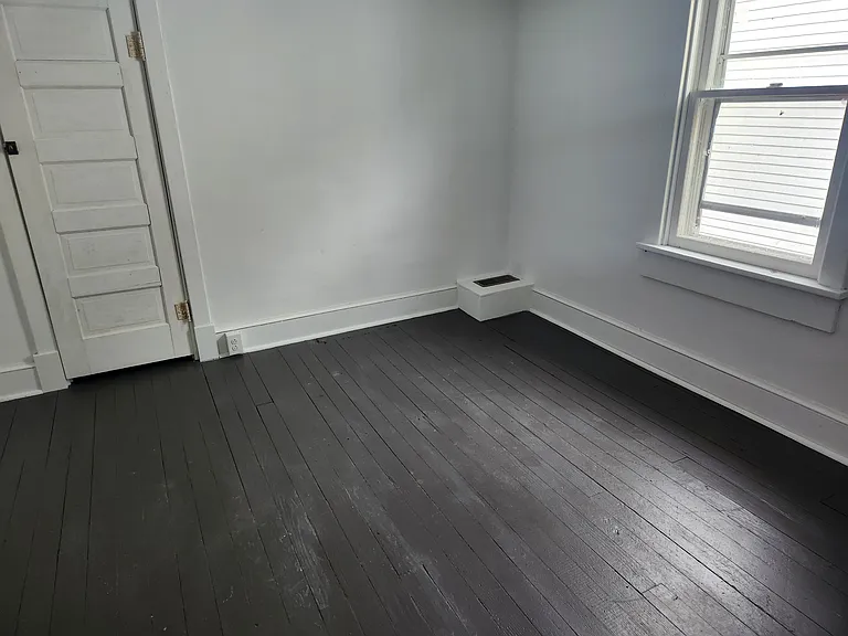 806 W John St — Photo 7