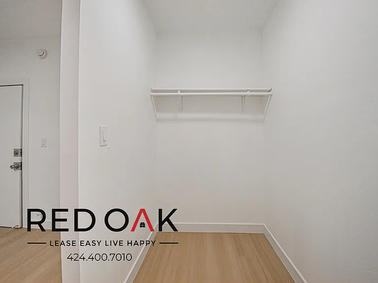 719 N Heliotrope Dr #307 — Photo 9
