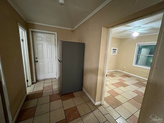 4th image of 606 Elizabeth St