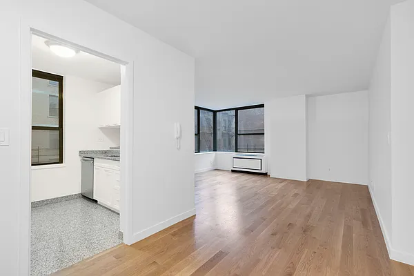 Rented by Cooper & Cooper Real Estate | media 14