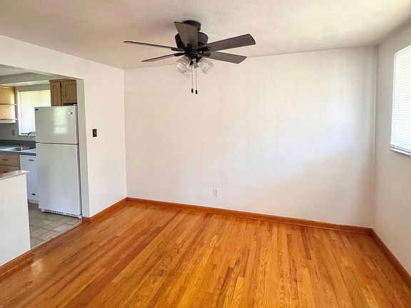 4th image of 220 Howell St