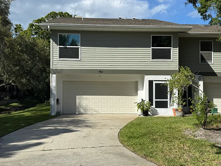 401 E Curlew Pl — Photo 1
