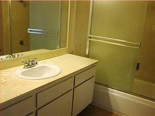 4th image of 1108 Waterton Ln