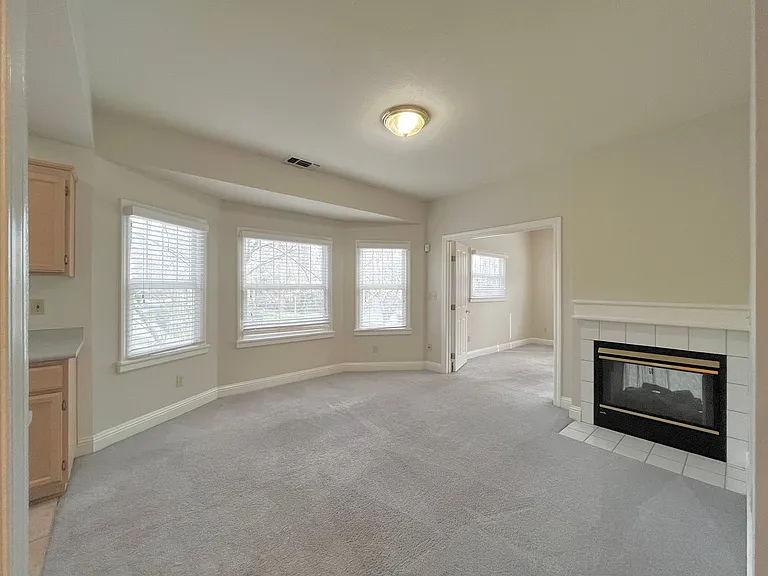 600 11th Street — Photo 2