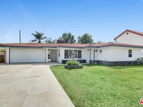 2nd image of 2593 Etiwanda Ave