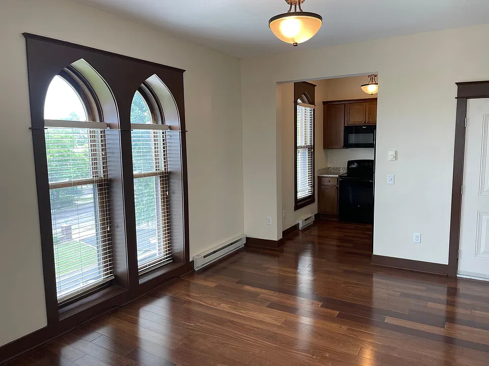 28 Lafayette Ave NE #7
