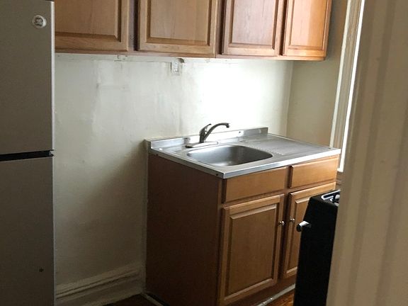 2nd image of 170 Fenimore St #E3b4
