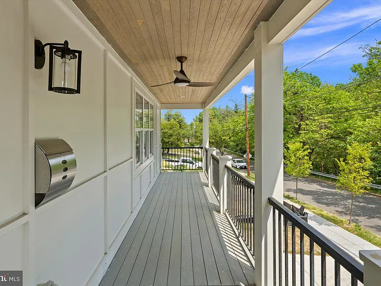 2902 Vista St NE — Photo 10