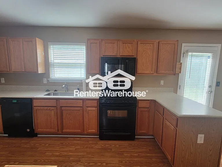118 Laughlin Dr — Photo 8