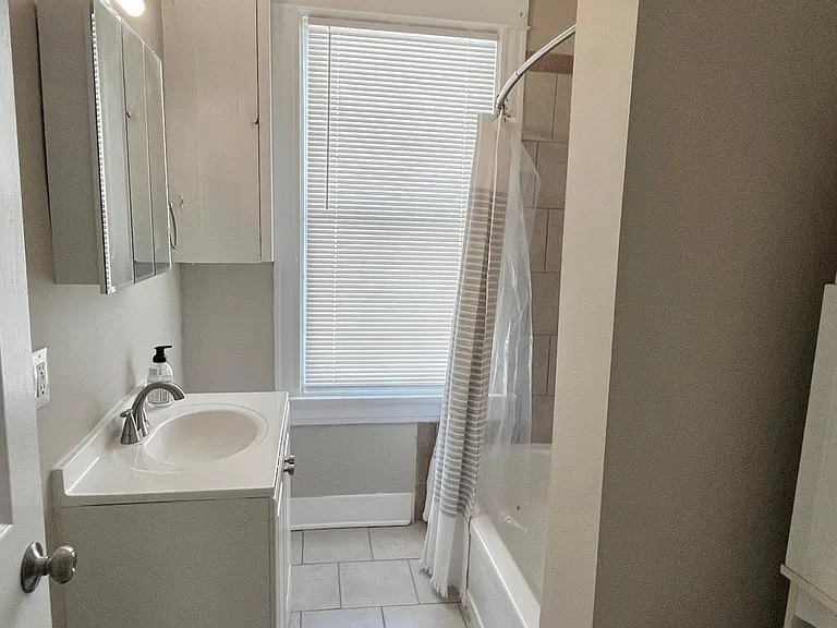 3924 Lindley Ave — Photo 11