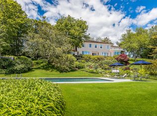 17 Apaquogue Rd, East Hampton, NY 11937