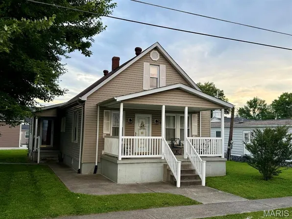 9 E Birch St, New Baden, IL 62265