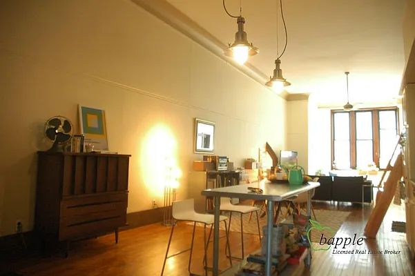 Rented by Bapple | media 52