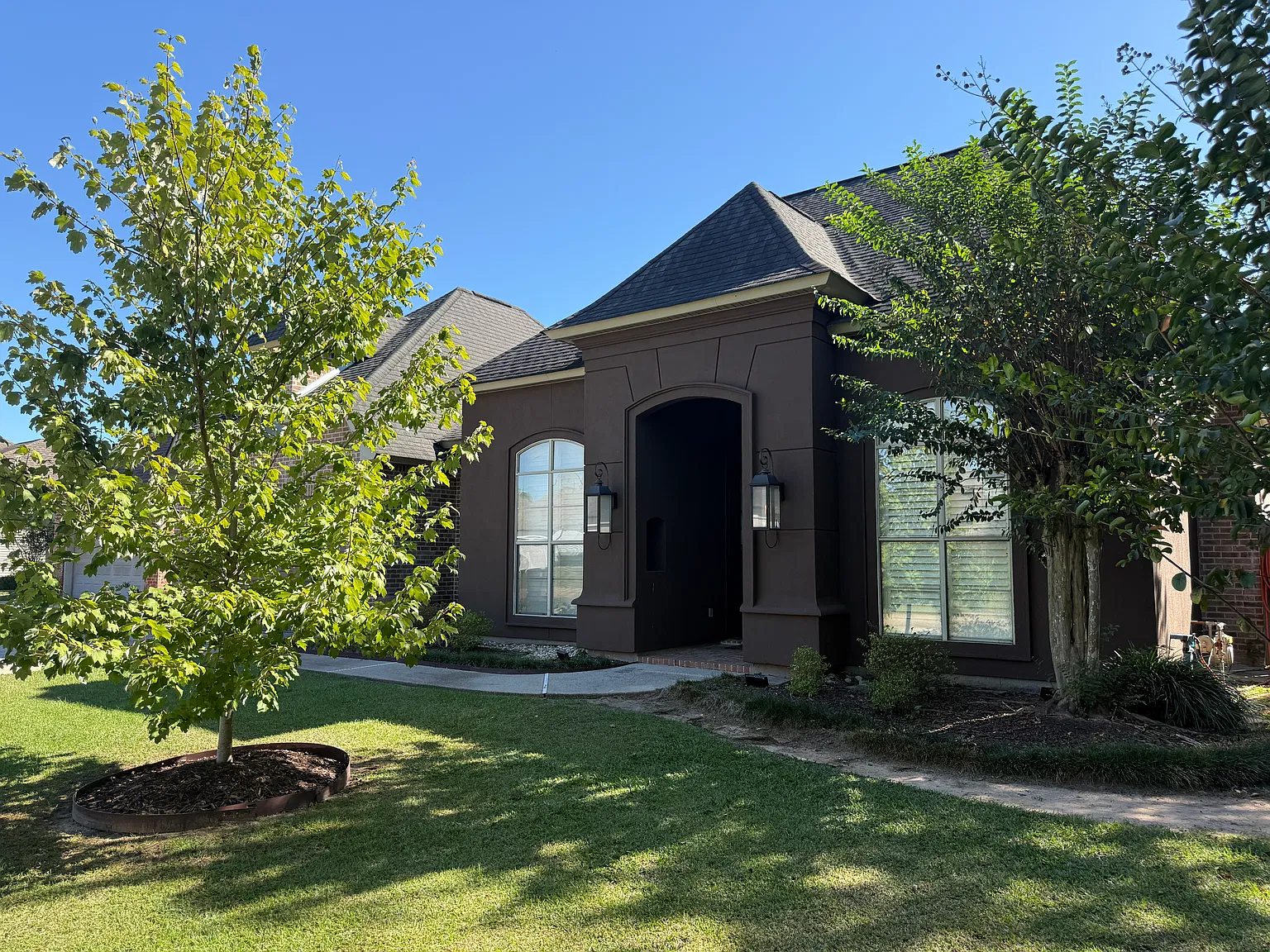 3 bed, 2107 sqft, $2,750 — Photo 2