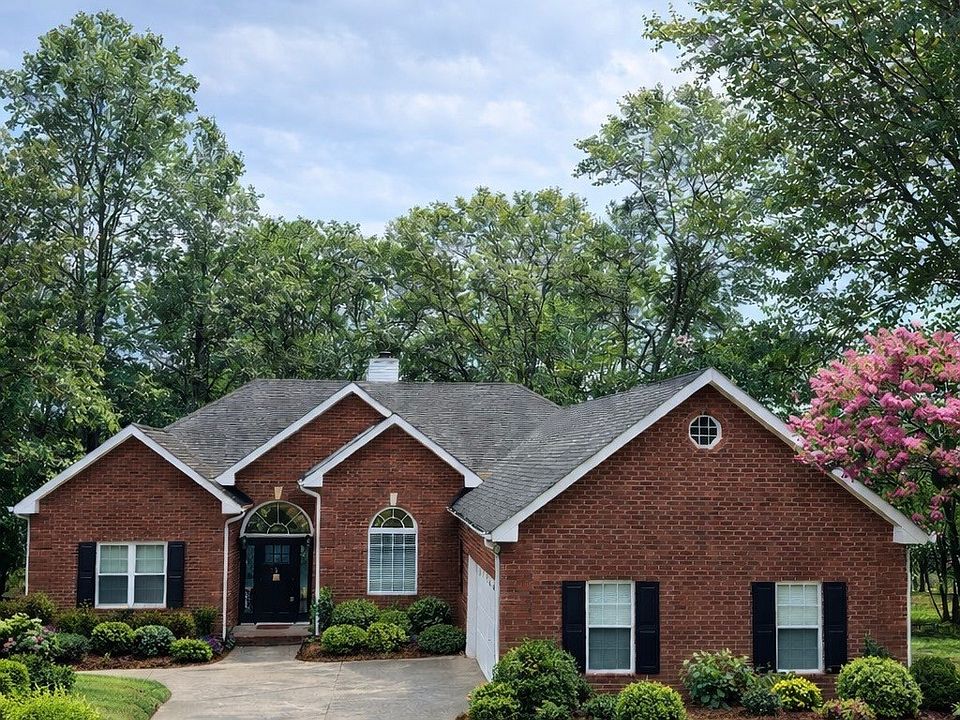 1st image of 108 Mason Cir