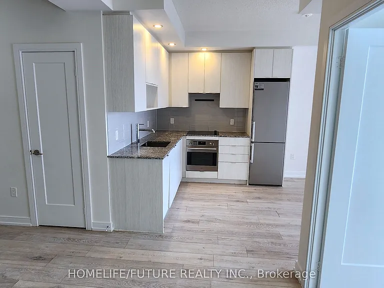 225 Village Green Sq #2805 — Photo 15