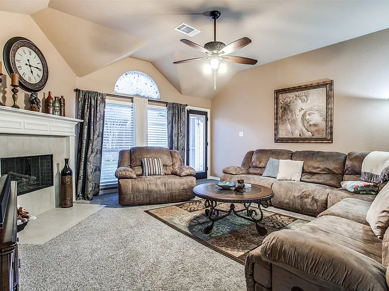 2318 Sparrow Dr — Photo 11