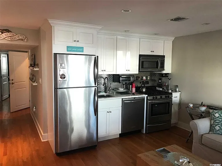 24 Buffalo Ave #2 — Photo 5