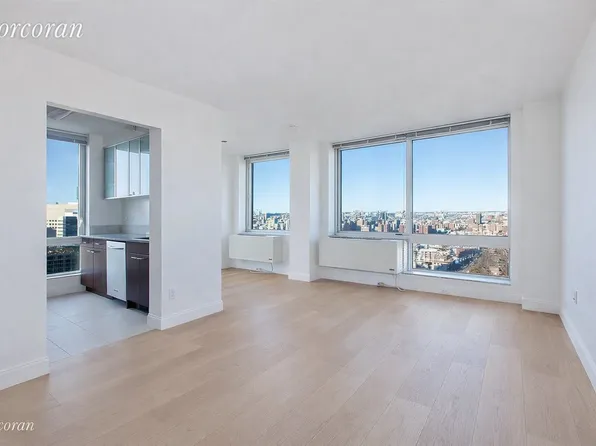 215 E 96th St, New York, NY