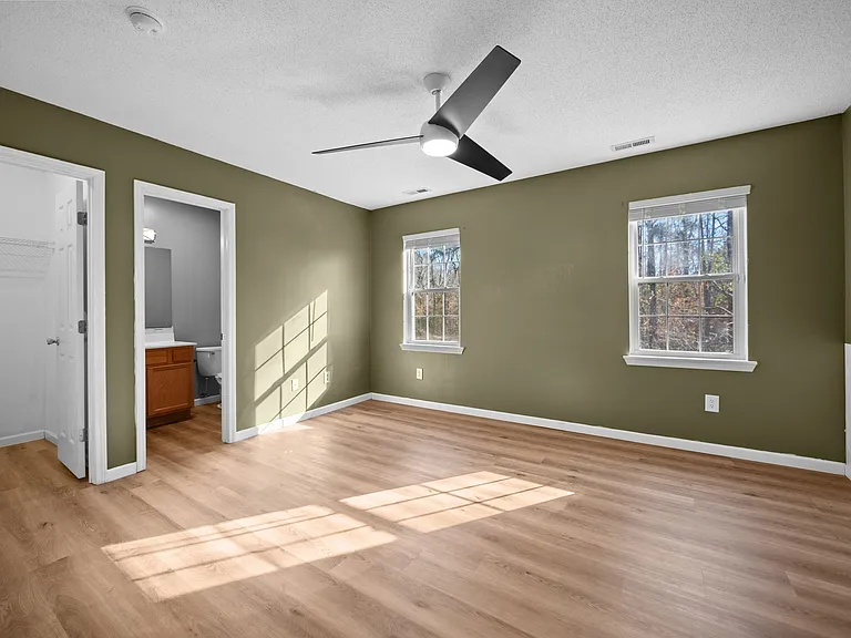 218 Winterberry Ct — Photo 11