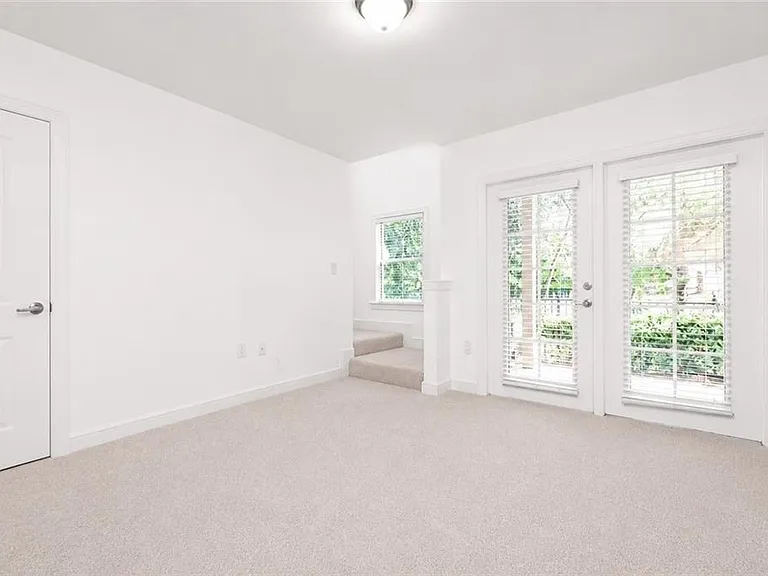 5490 NE Glenridge Park #5490 — Photo 26