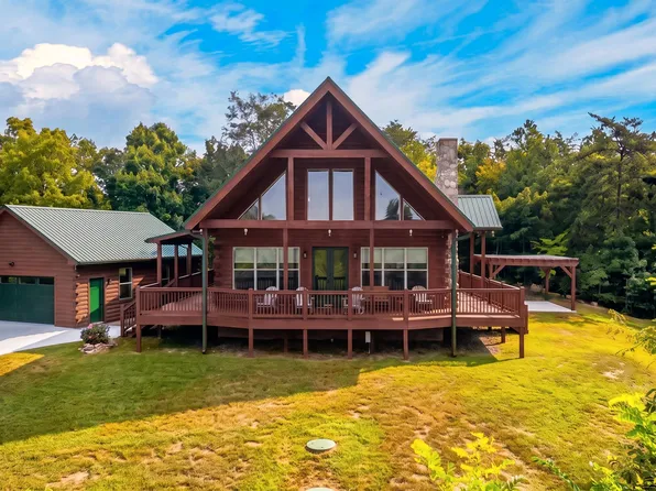 1728 Stone Bridge Dr, Dandridge, TN 37725