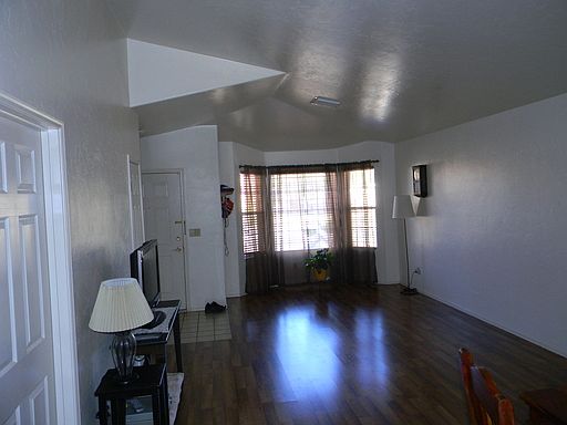 4th image of 7626 S Sugarberry Dr