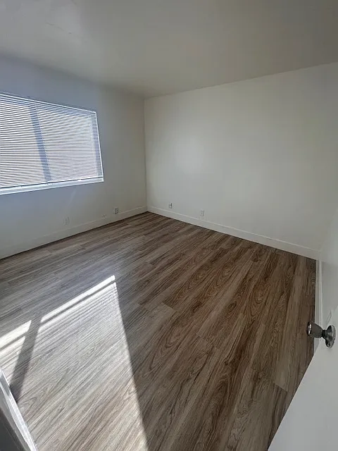 2 bed, 900 sqft, $2,500 — Photo 3