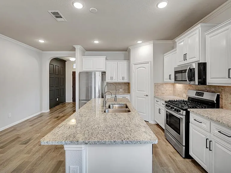6711 Hall Of Fame Blvd — Photo 11