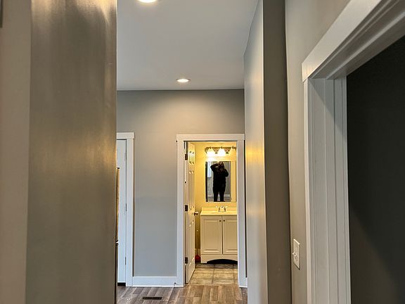 5th image of 208 Hearne Ave APT 1