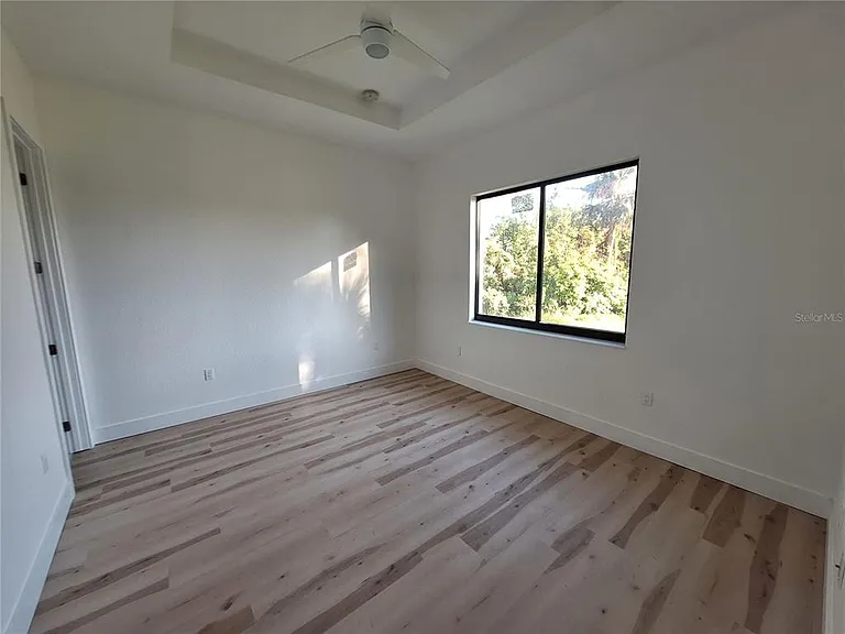 289 Albatross Rd — Photo 11