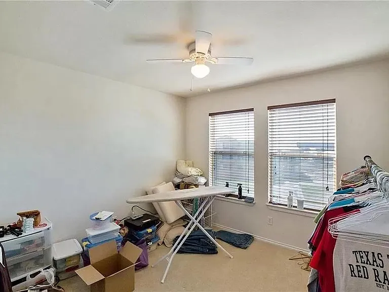 1503 Claremont Cir #B — Photo 8