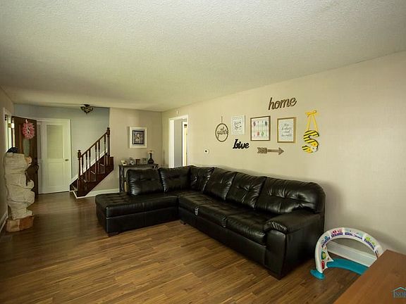 5th image of 1024 Gloucester Dr