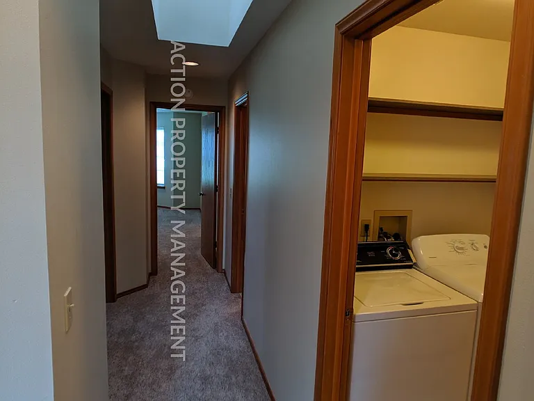 882 N Oxford Way — Photo 17