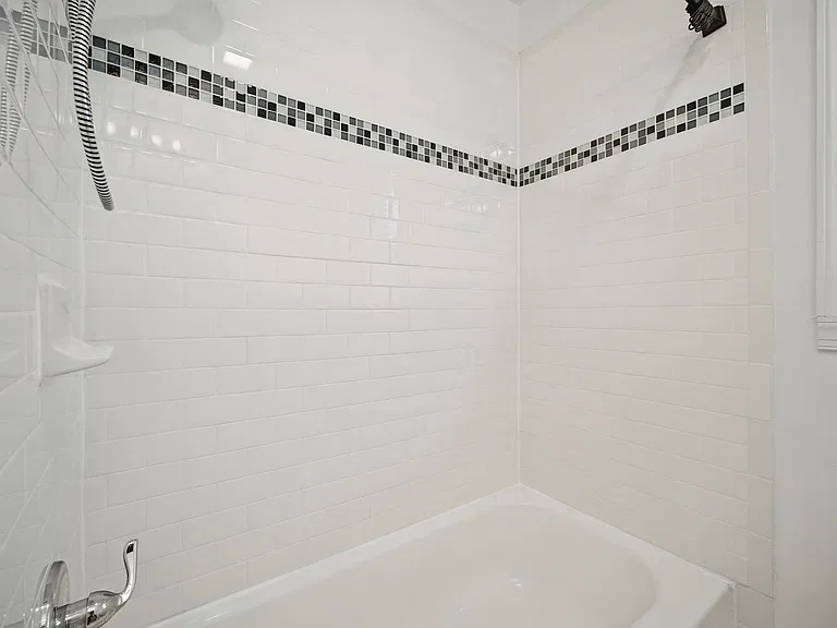 539 Austin St — Photo 21