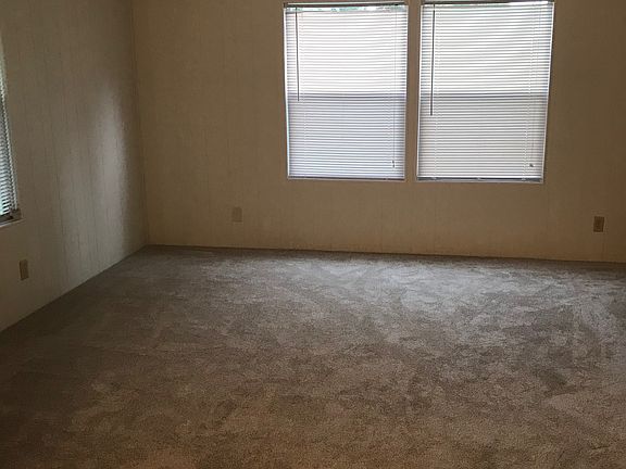 5th image of 384 E Palm Valley Dr