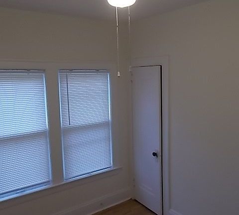 4th image of 3642 Menlo Rd