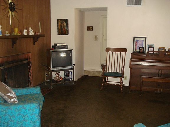 5th image of 10614 Avonbury Ave