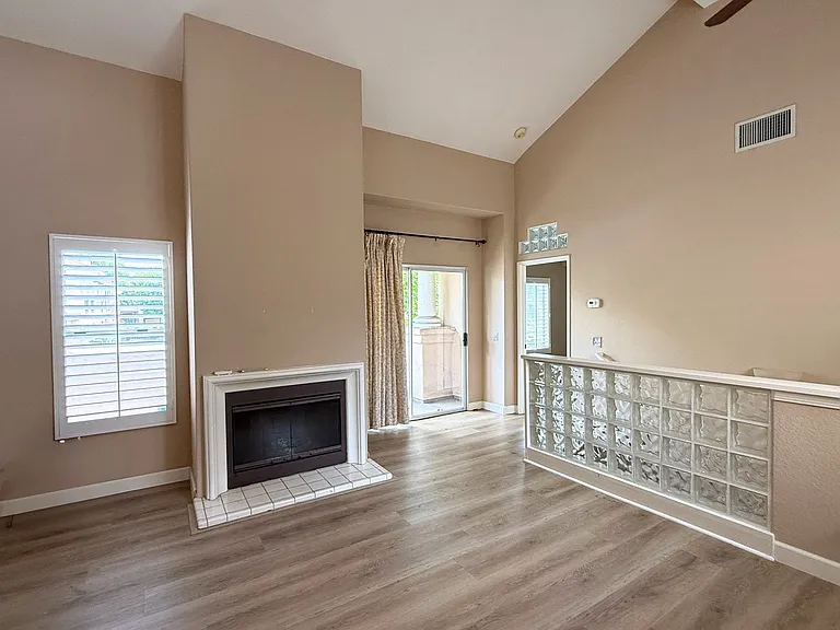 7205 Calabria Ct #7 — Photo 3
