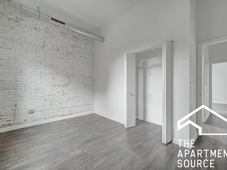 930 W Dakin St #2 — Photo 11