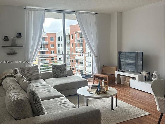 3rd image of 2775 NE 187th St APT 630